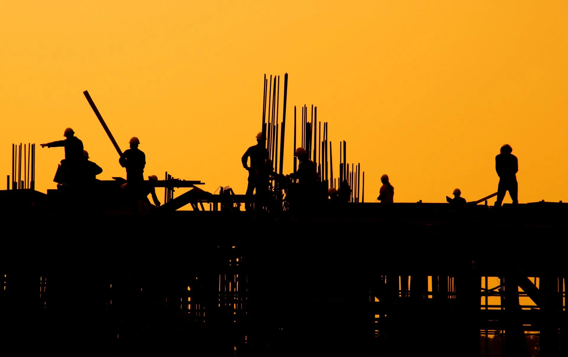 construction-workers-at-sunset-1920w